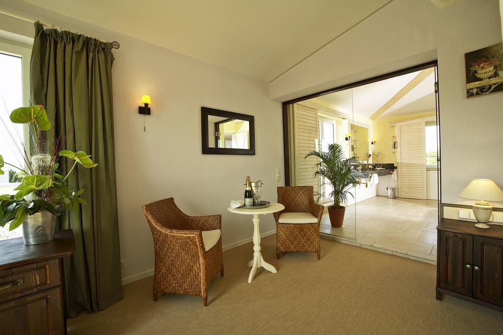 Hotel Hirschen In Freiburg-lehen Fryburg Bryzgowijski
